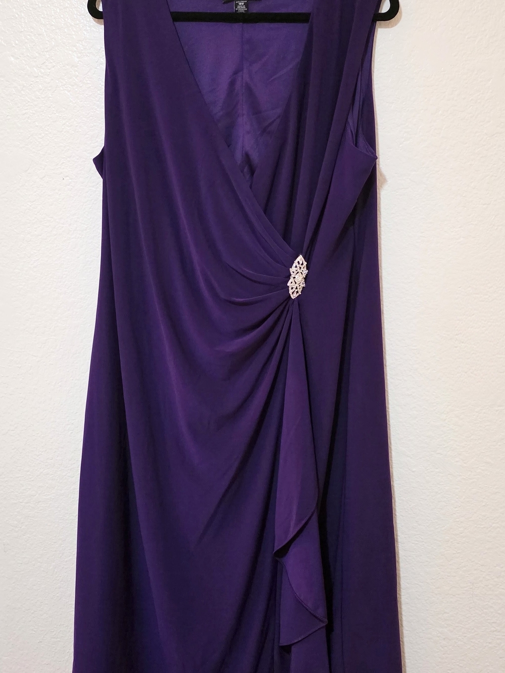 R&M Richards Purple Sleeveless Midi Dress with Brooch Detail